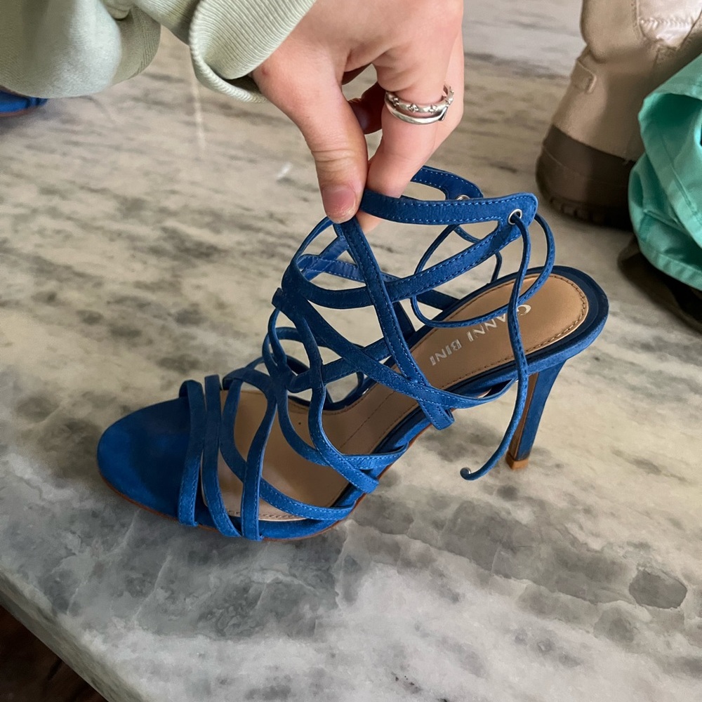Gianni Bini royal blue heels